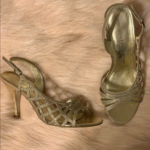 Adrianna Papell sparkly gold size 6 1/2 mini heels